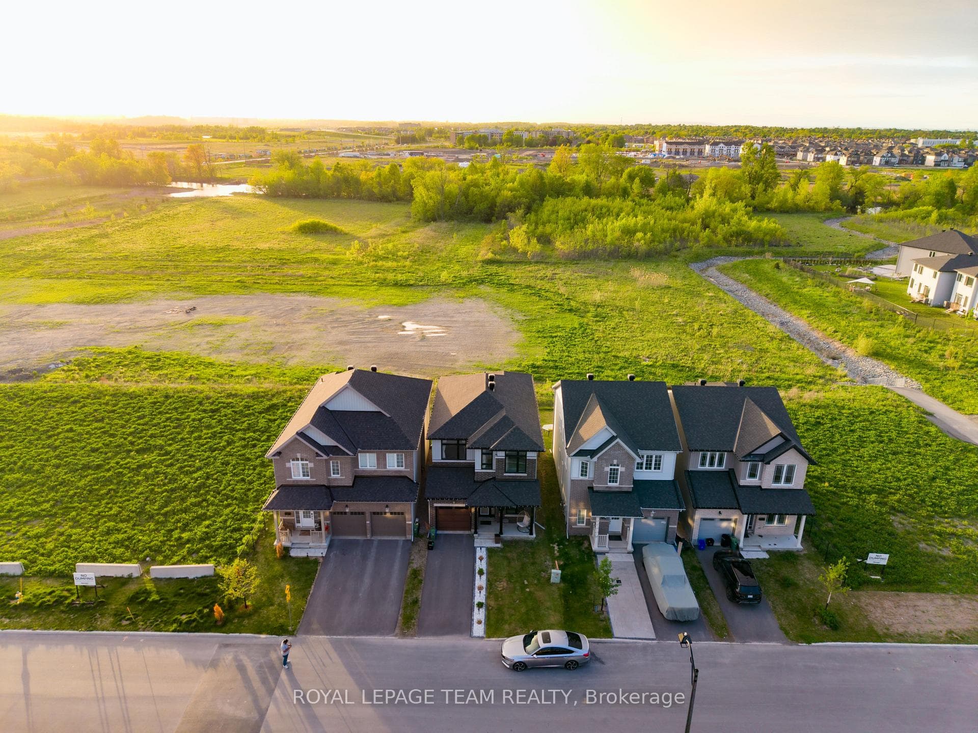 224 Turnbuckle Crescent photo 2