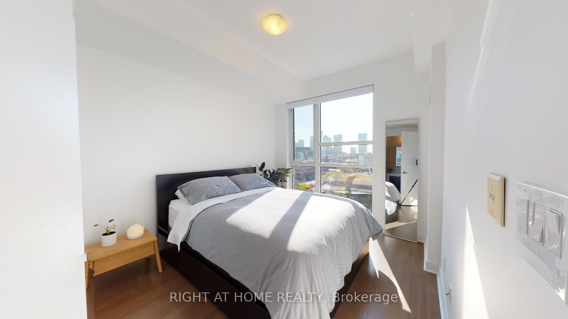 156 Portland Street Unit 720 photo 9
