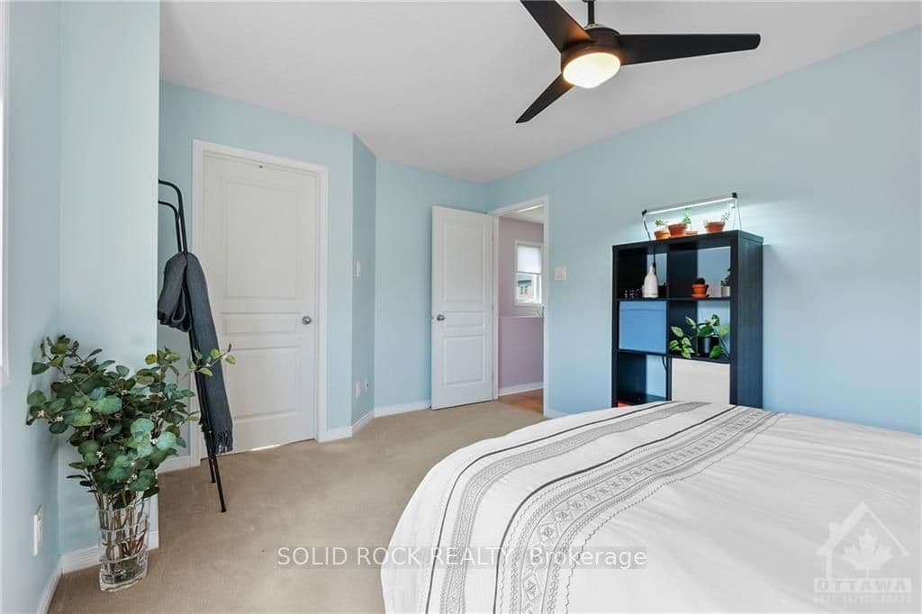 2582 RAYMOND Street photo 18
