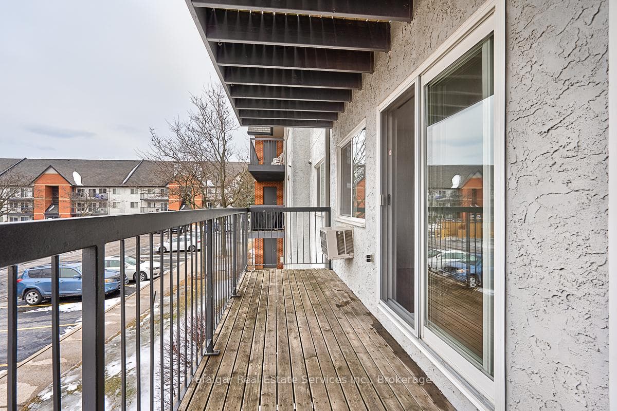 1450 Glen Abbey Gate Unit 221 photo 14