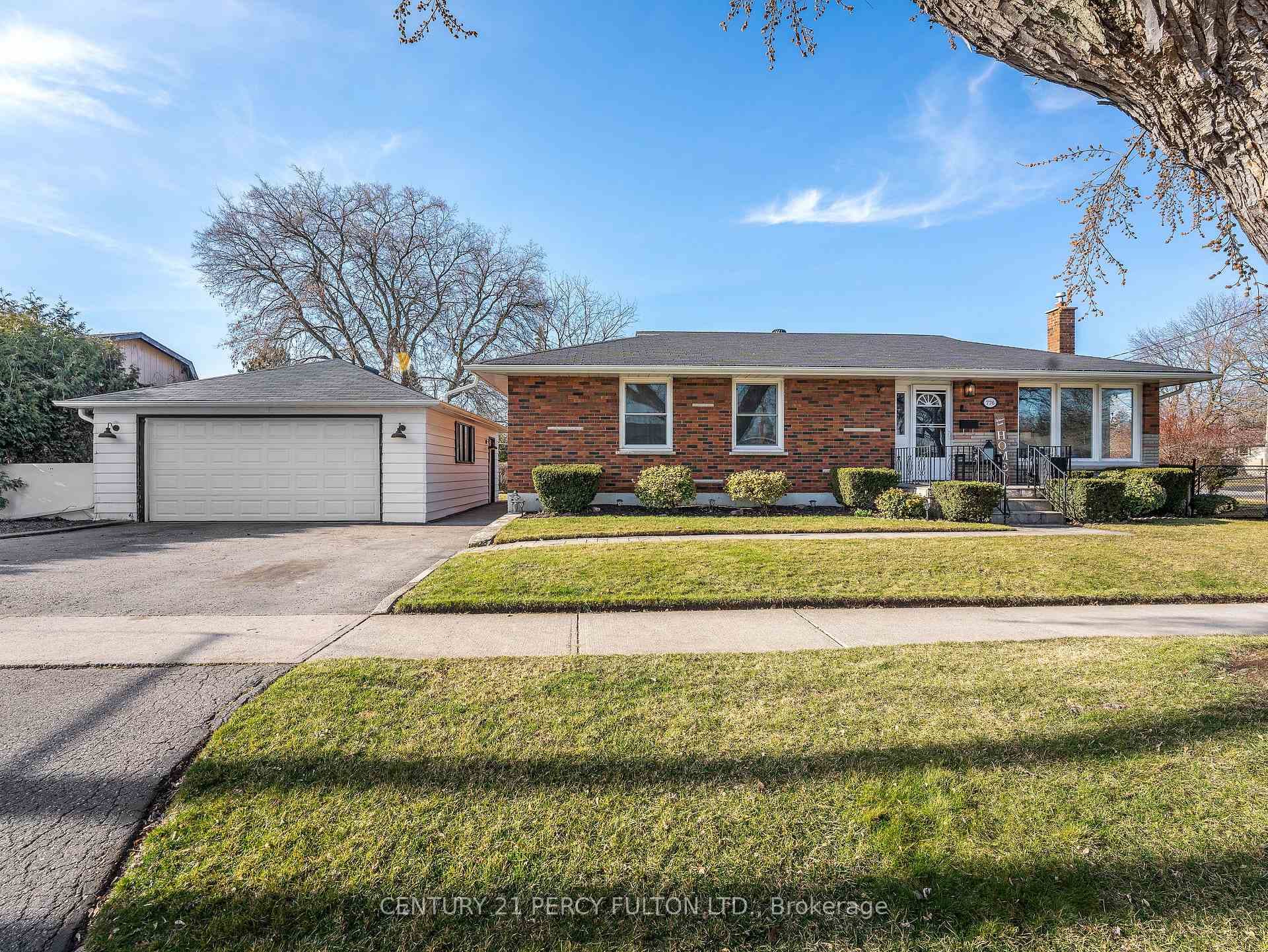 776 Regent Drive photo 2