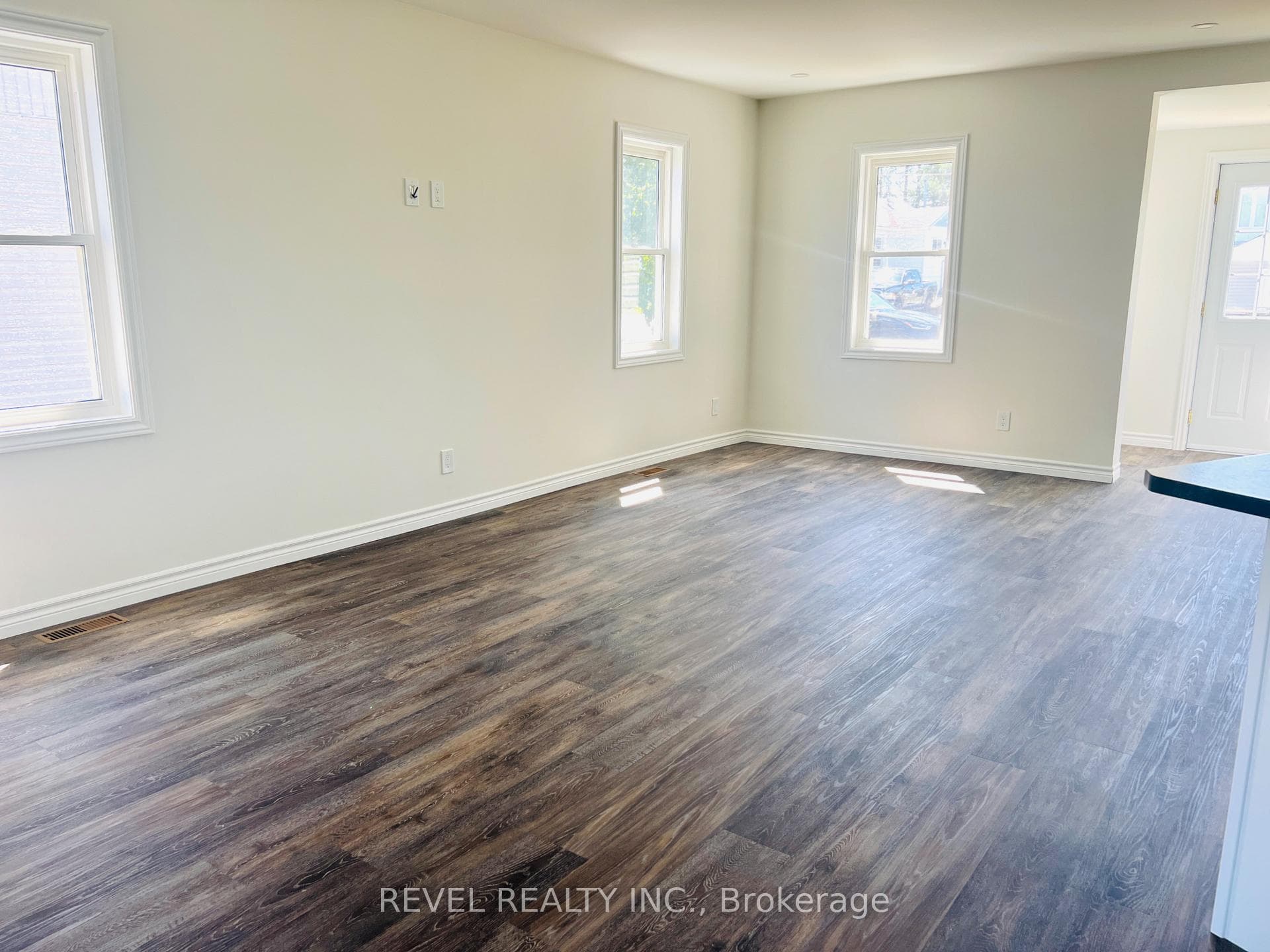 66 O'Brian Avenue photo 11