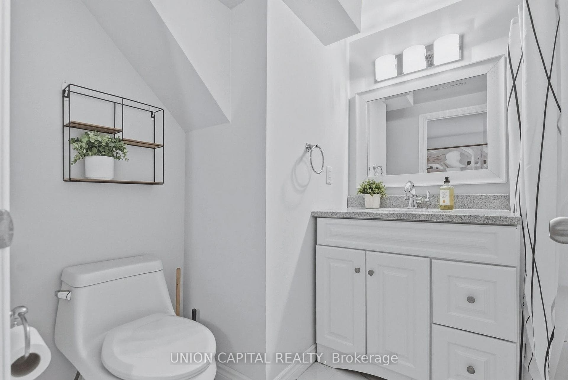 144 Clements Road photo 19