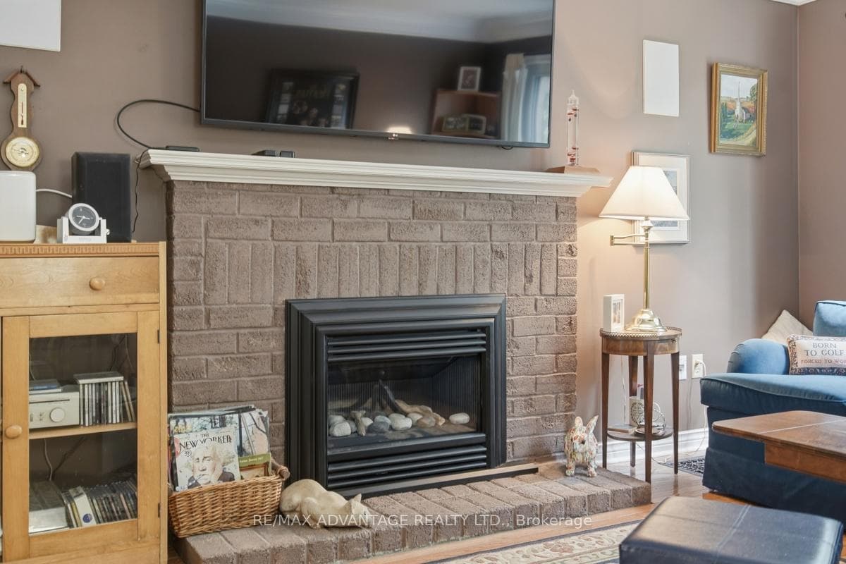 51 Laurel Crescent photo 13