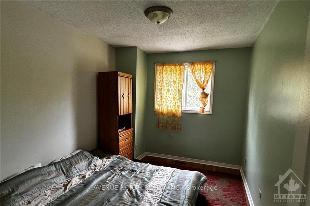 80 WOODBURY Crescent photo 15