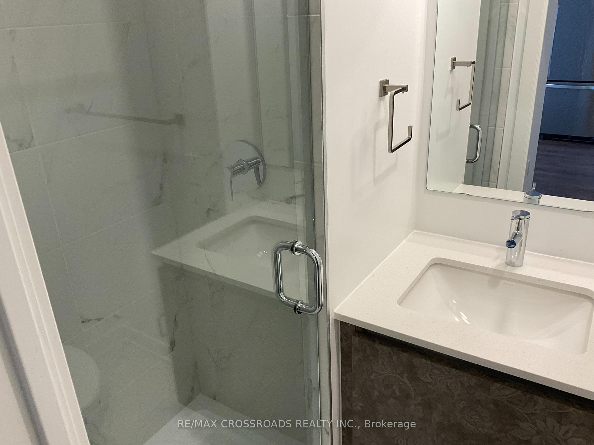 395 Dundas Street Unit 210 photo 18