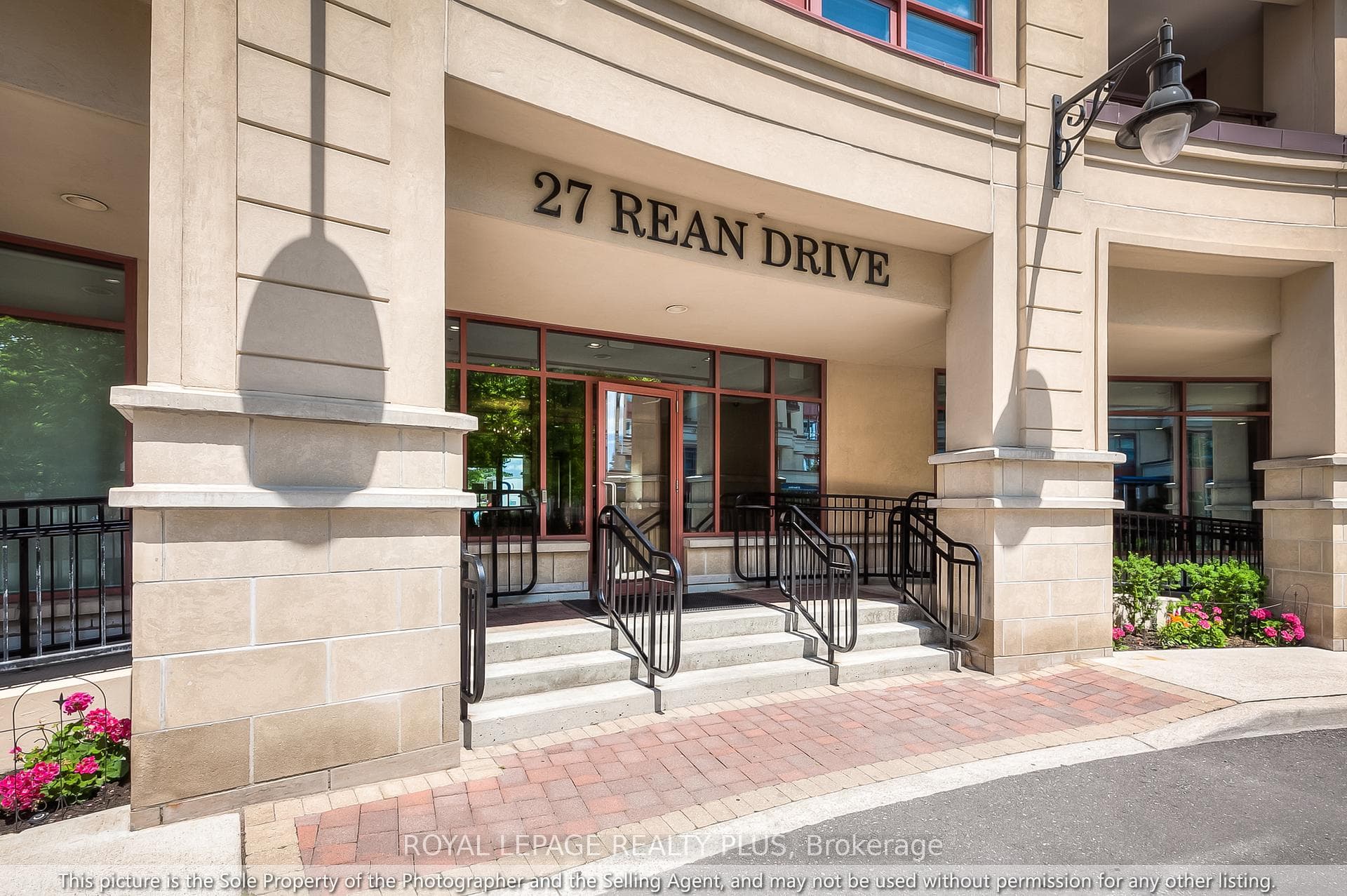 27 Rean Drive Unit 405 photo 2