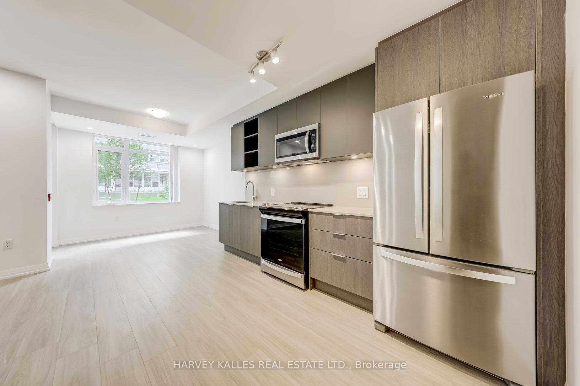 50 Dunfield Avenue Unit TH116 photo 4