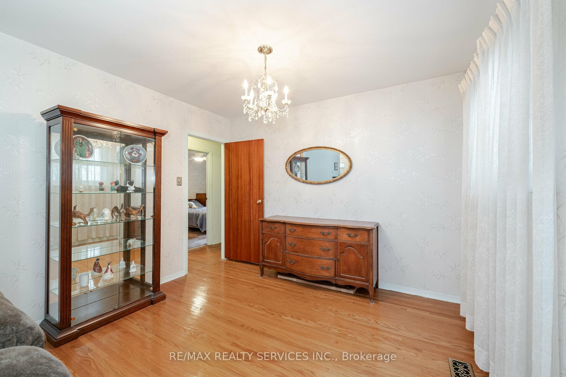 30 Ferndale Crescent photo 11