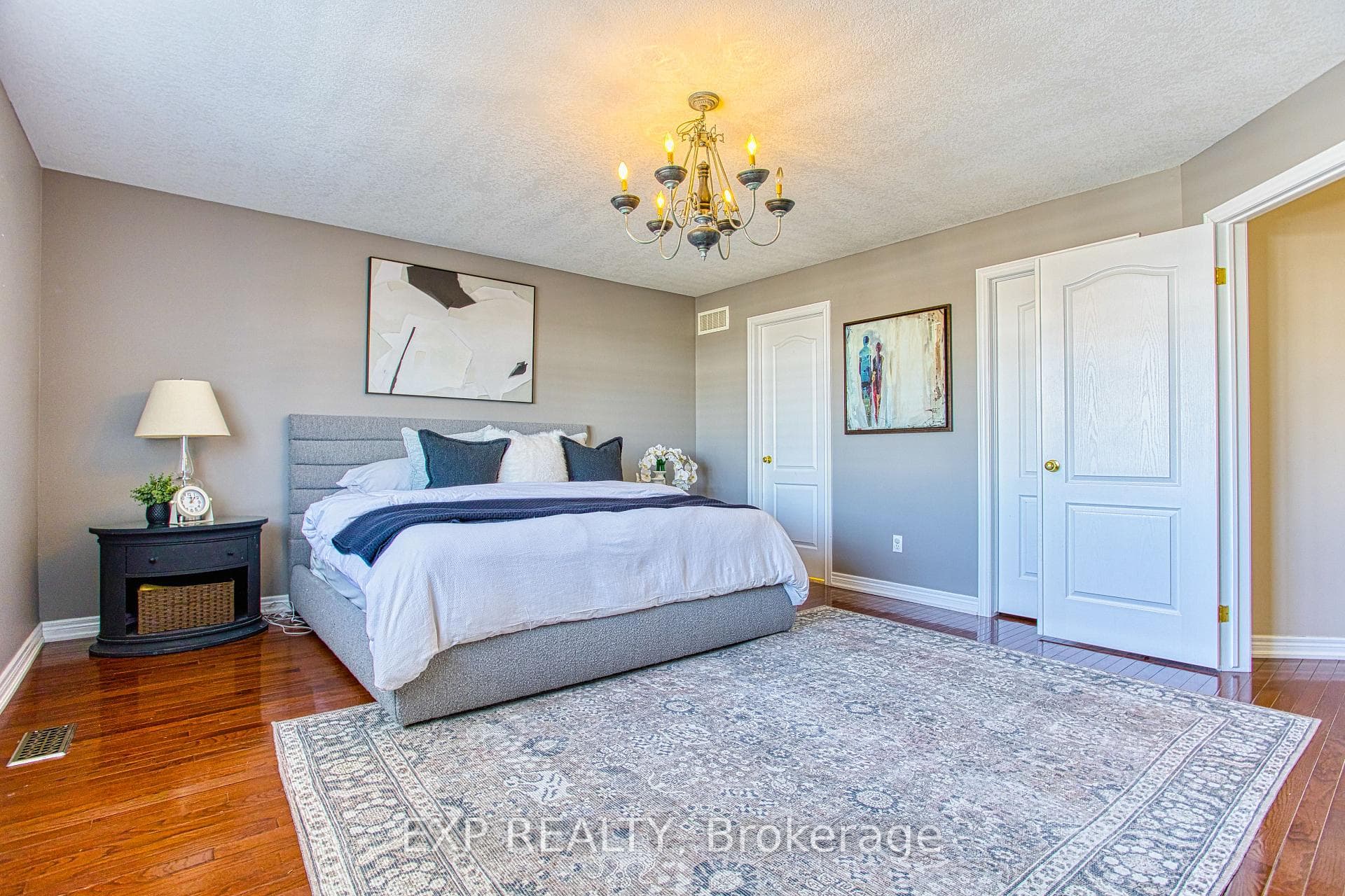 52 Biggs Avenue photo 29