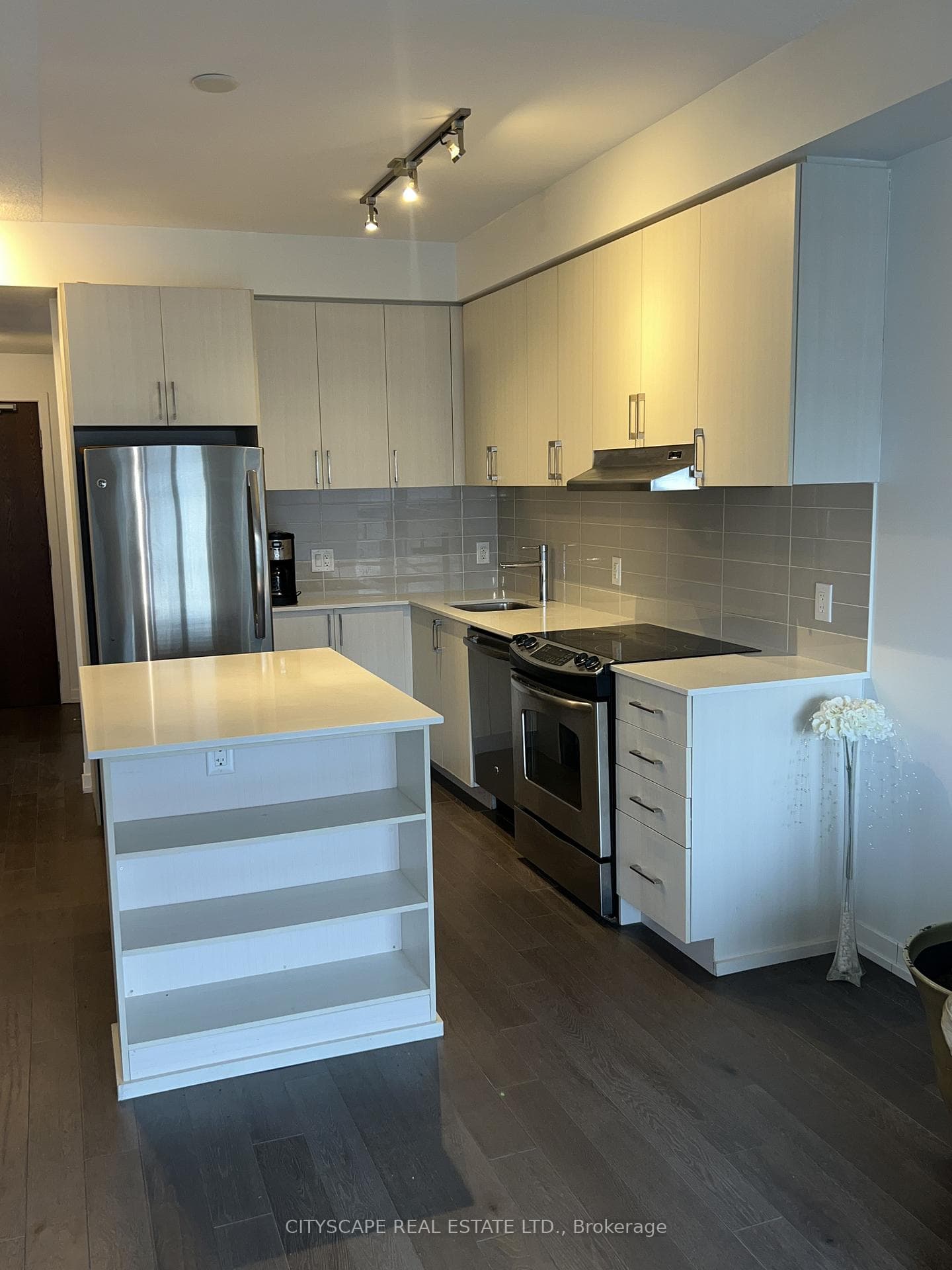 2560 Eglinton Avenue Unit 1503 photo 3
