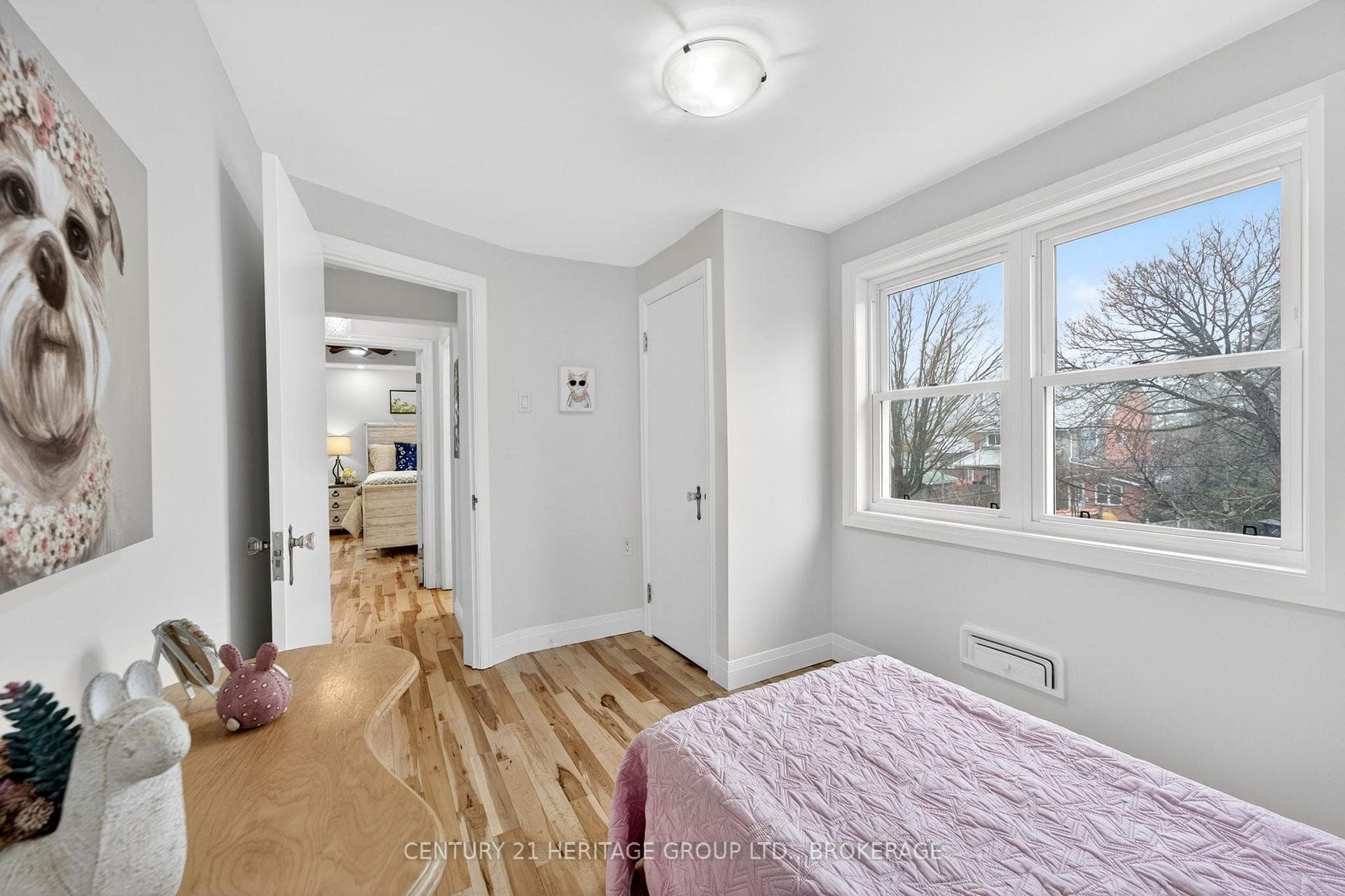 439 College Street photo 17