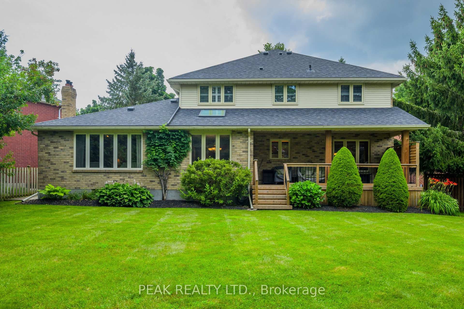 600 Stonebury Crescent photo 36