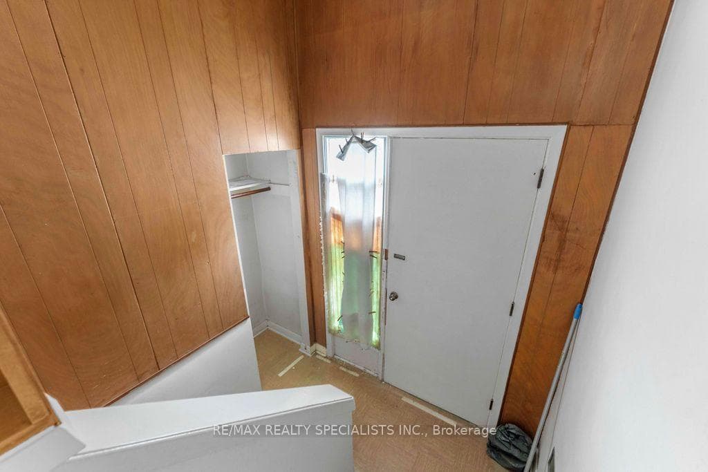 122 Cordella Avenue photo 4