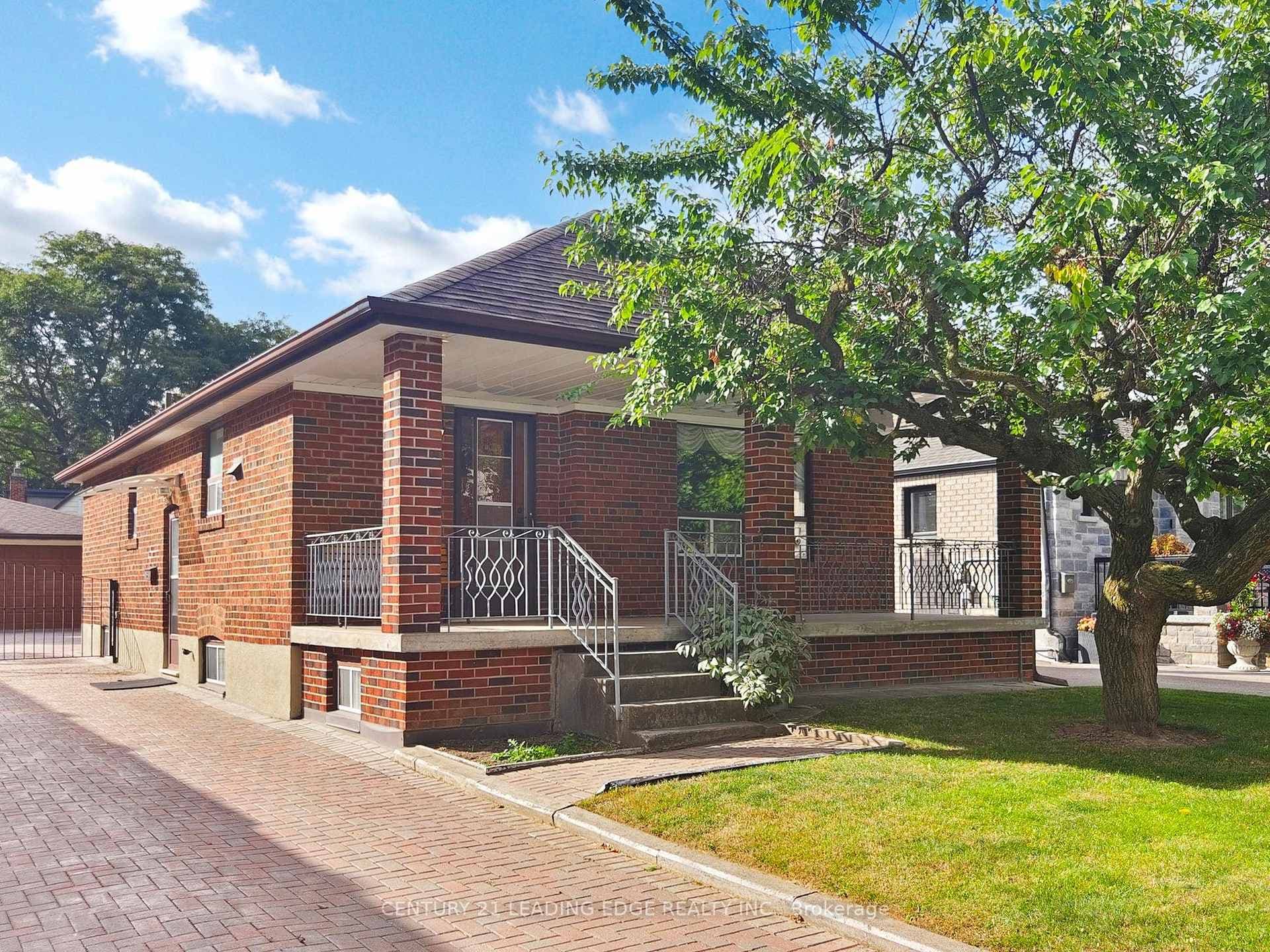 33 Monarchdale Avenue photo 2