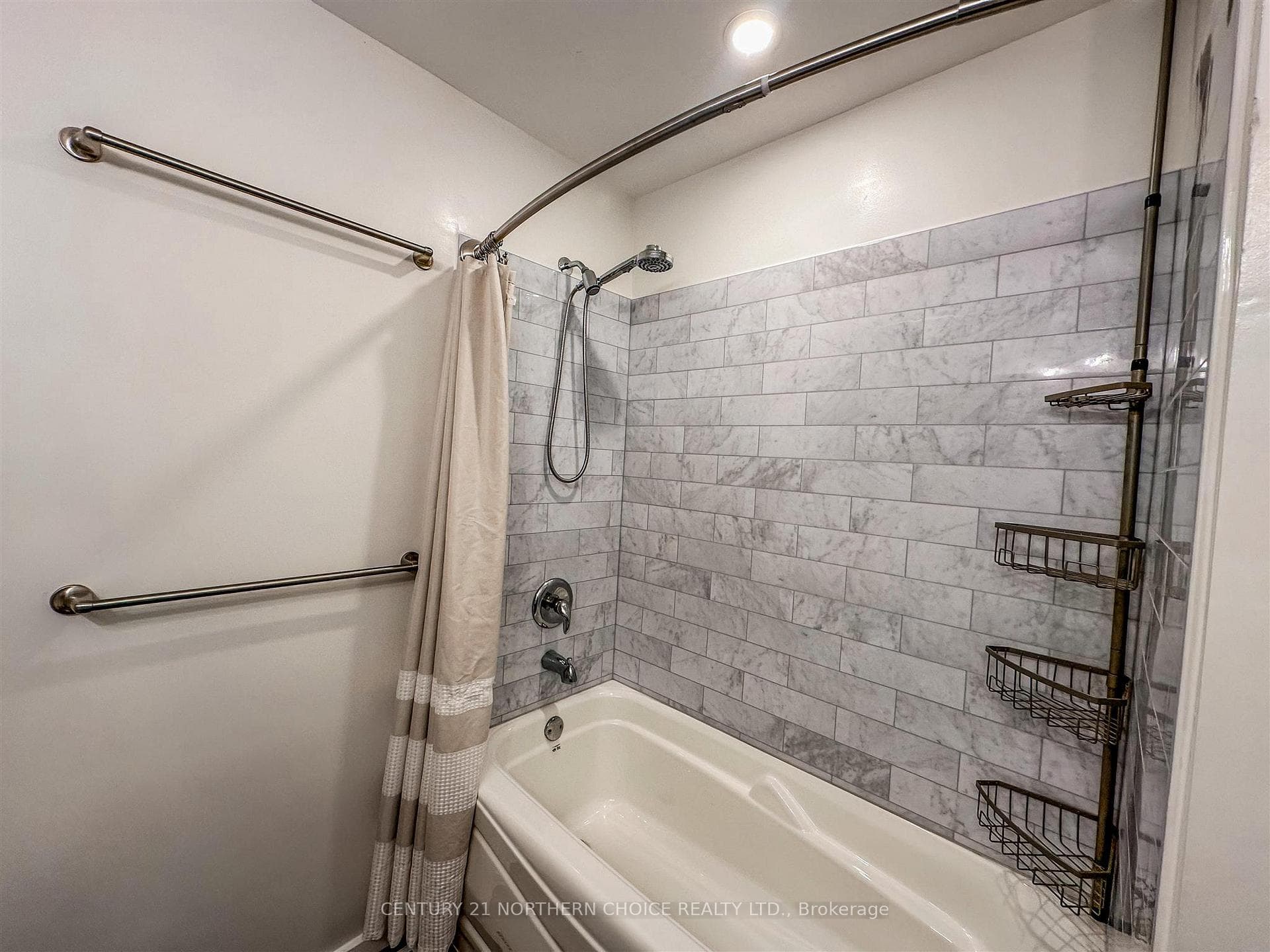35 CAMBRIAN DRIVE photo 24