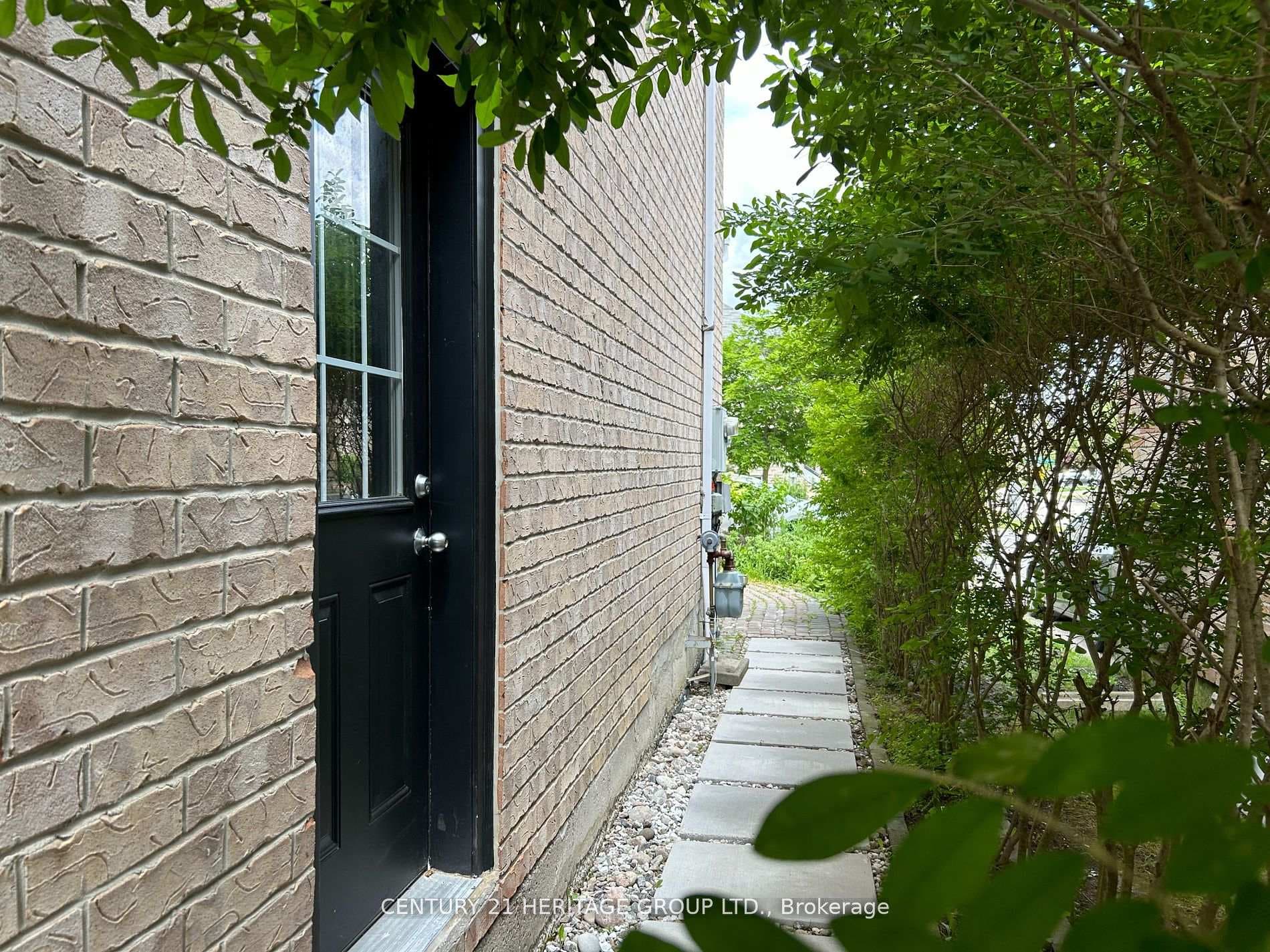 143 Queen Filomena Avenue Unit Bsmt photo 3