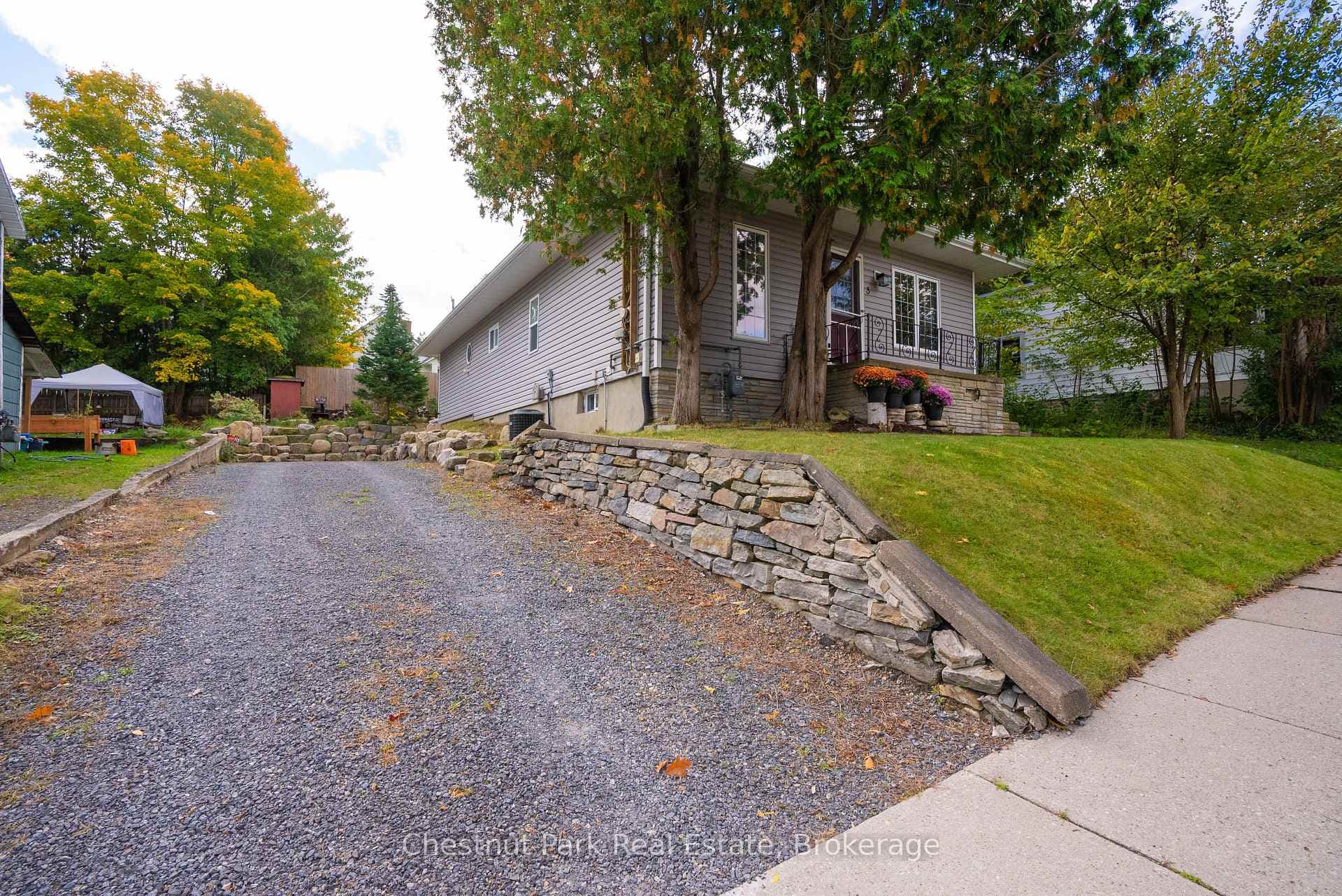 3 CORA Street photo 38