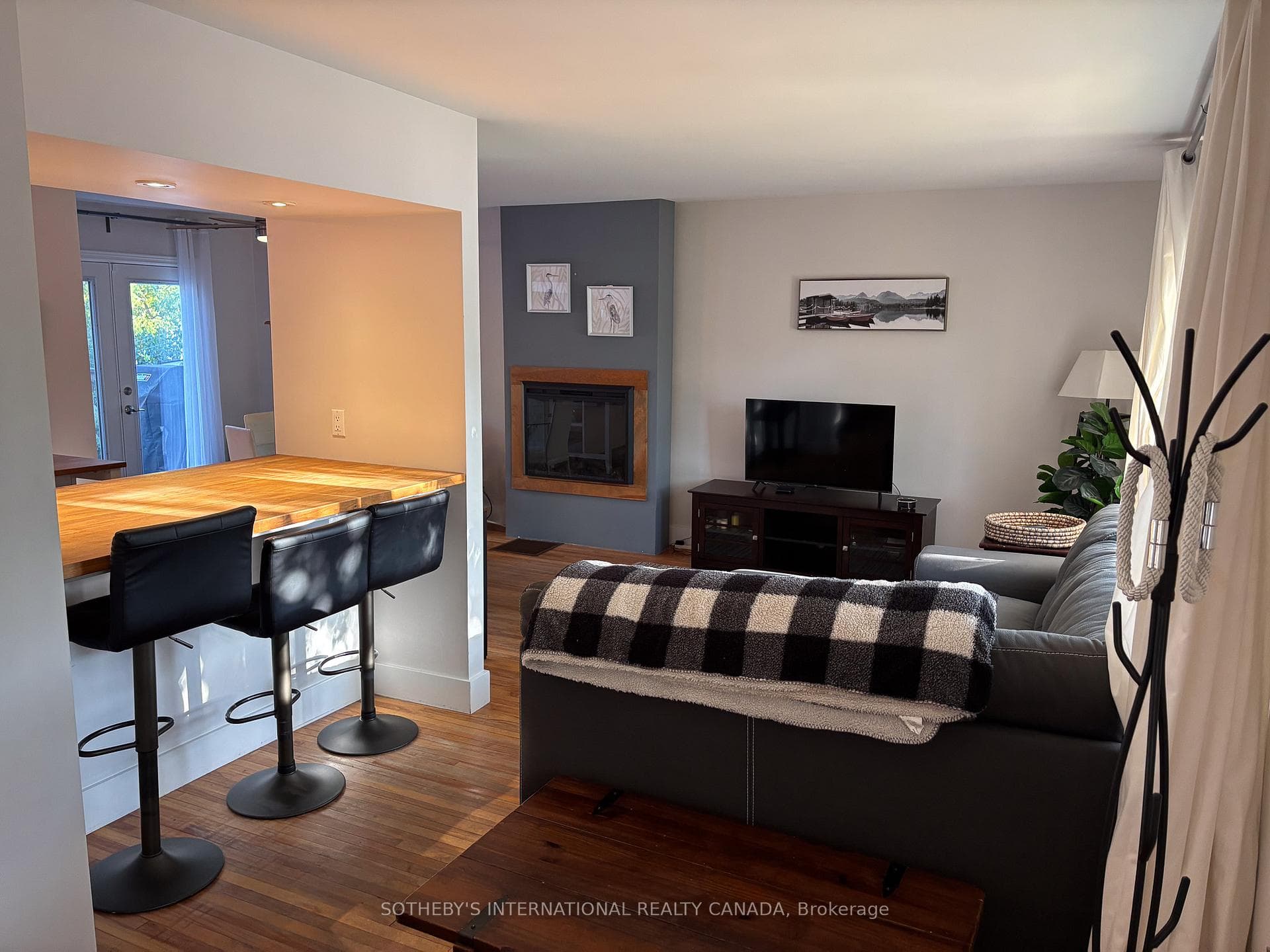 345 NAPIER Street photo 6