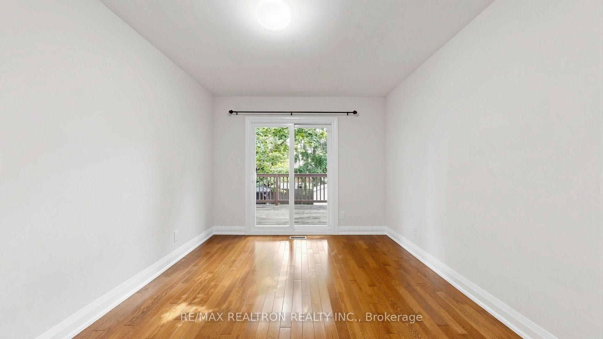 6 Albert Street photo 18