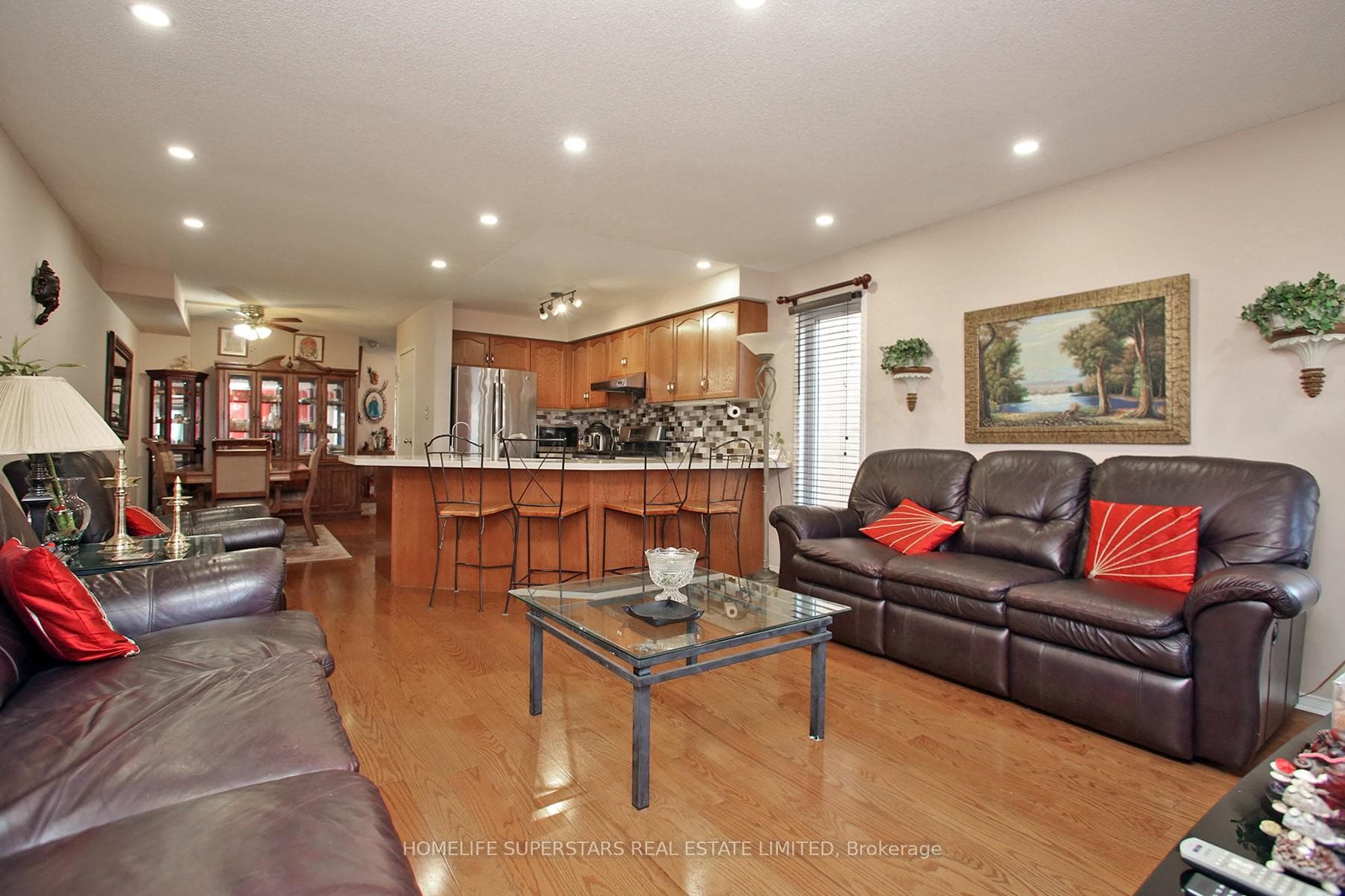 1123 Foxglove Place photo 8