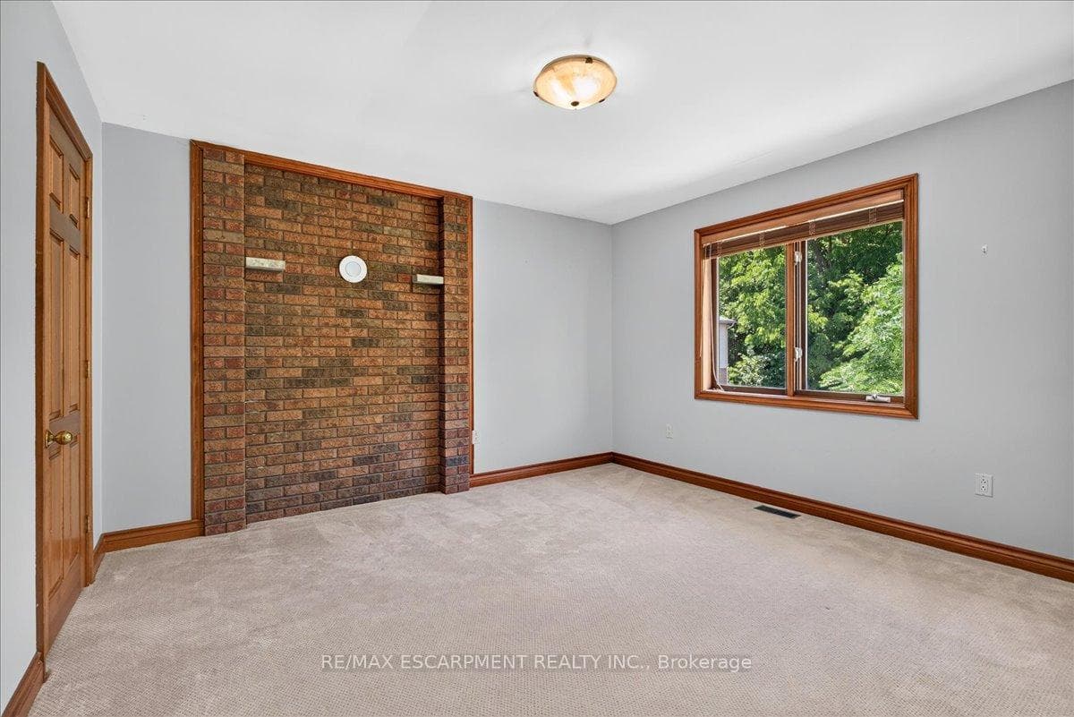 339 Kingsway Place photo 21