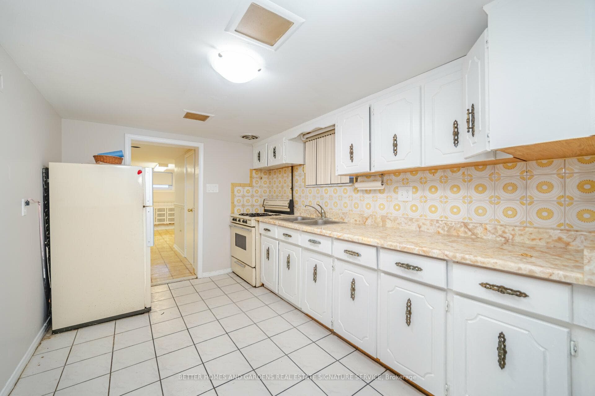 198 Gloucester Grove photo 15