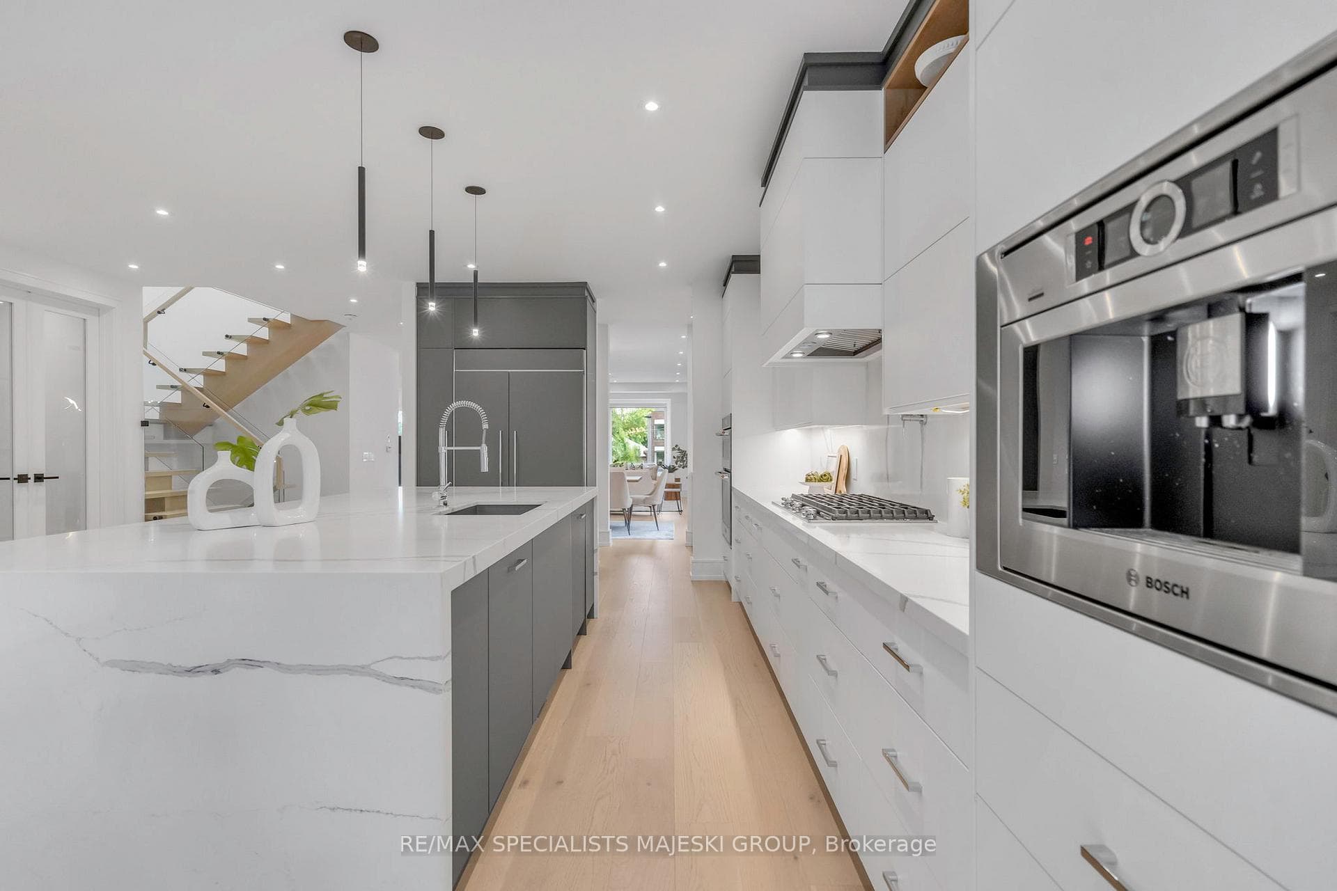 103 Superior Avenue photo 10