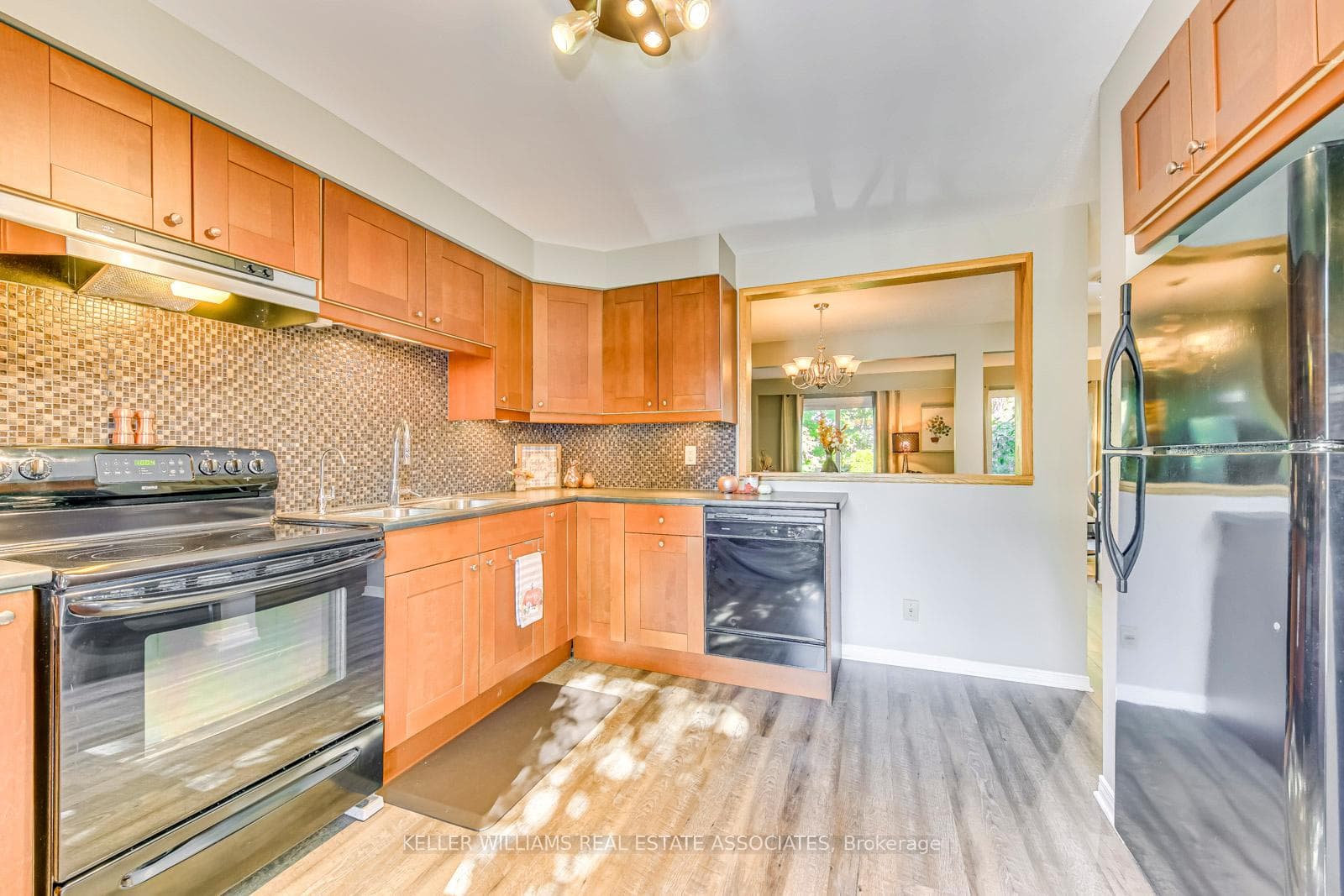 357 Ontario Street Unit 4 photo 6