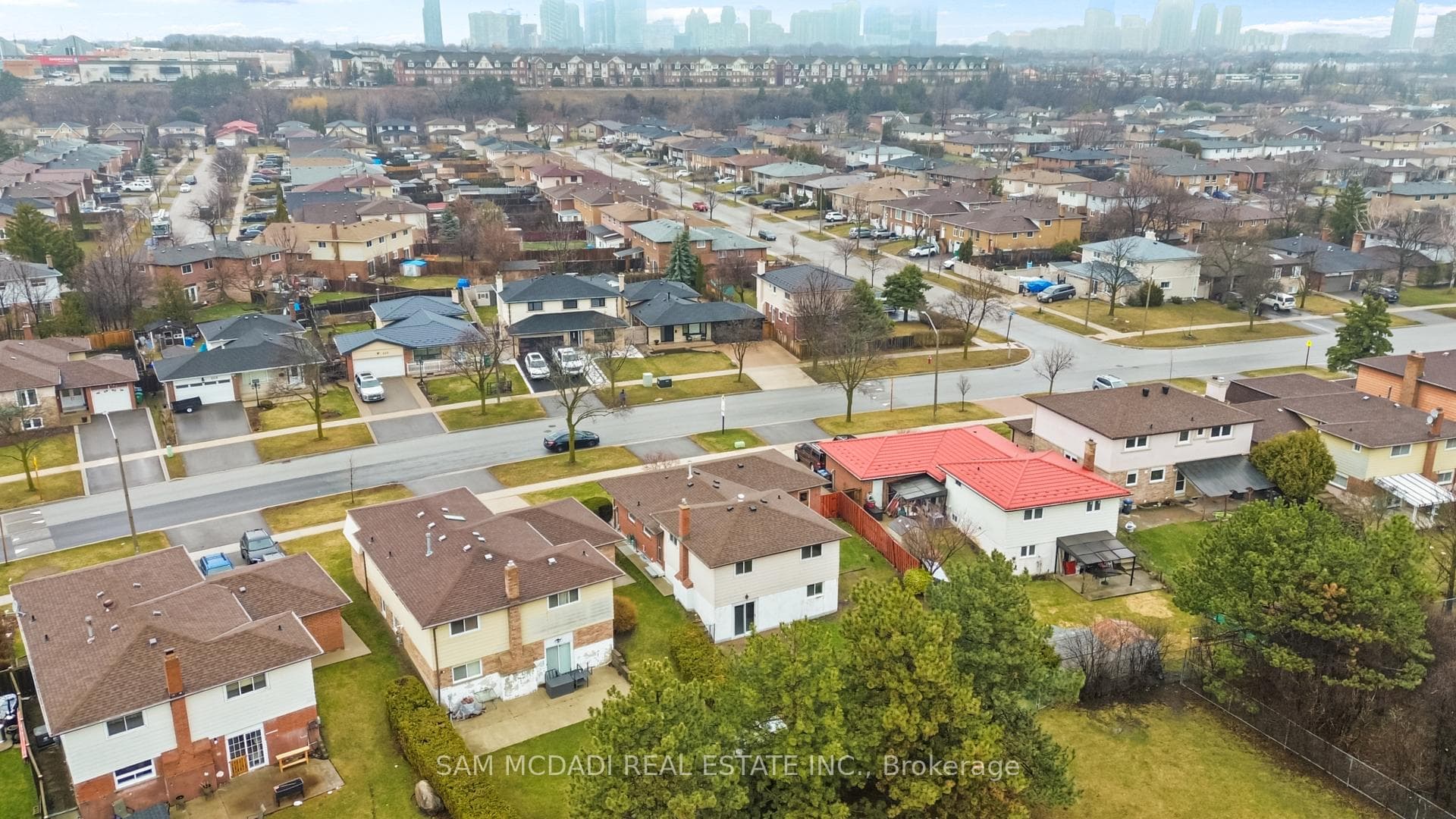 556 Paisley Boulevard photo 37