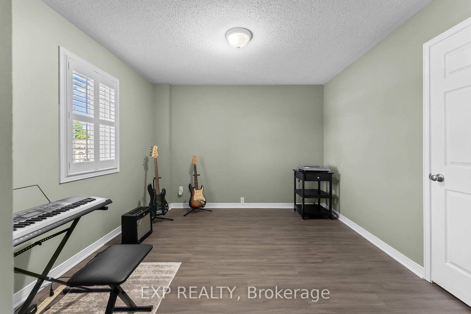 57 Goodman Crescent photo 36