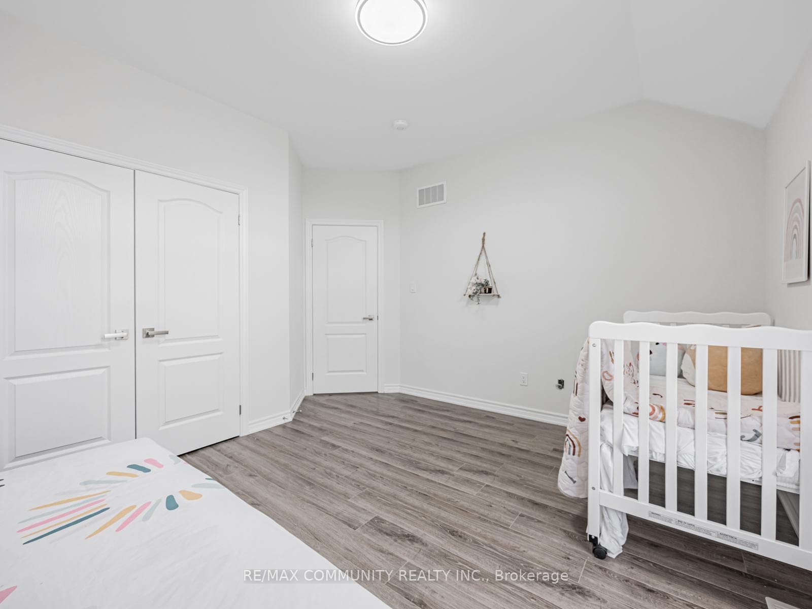 49 Hickling Lane photo 24
