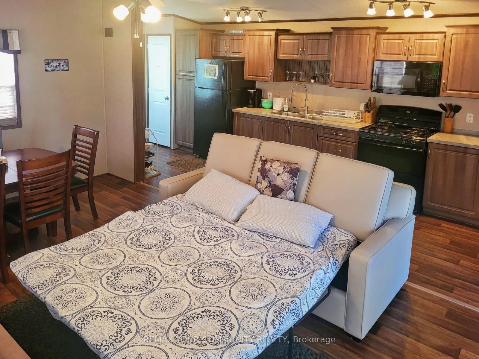 1501 Line 8 Road Unit 251 photo 9