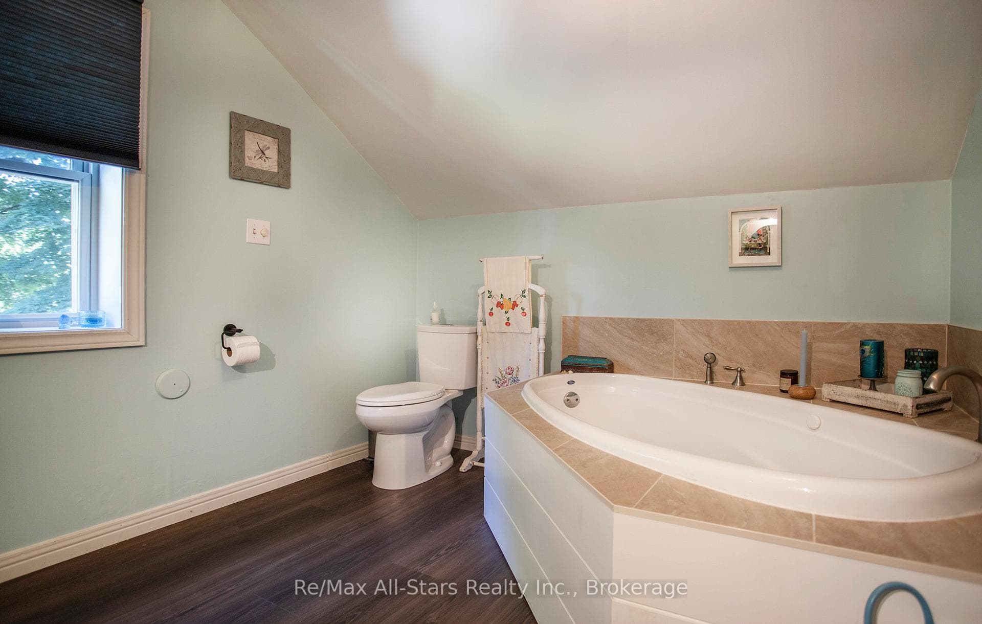 36 Emily Street photo 32