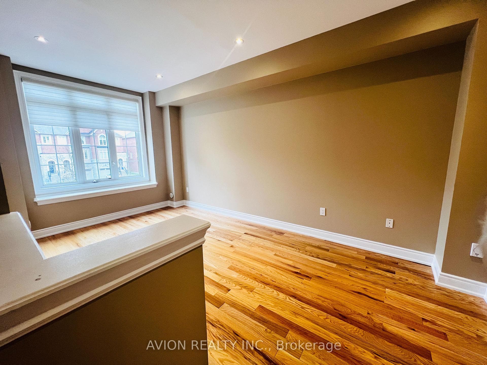 232 Appleton Court photo 8