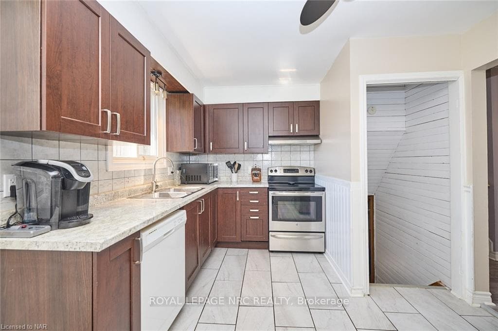 6867 Waters Avenue photo 12