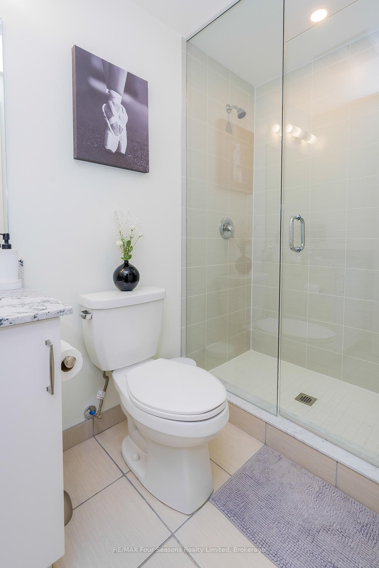 17 Spooner Crescent Unit 403 photo 4