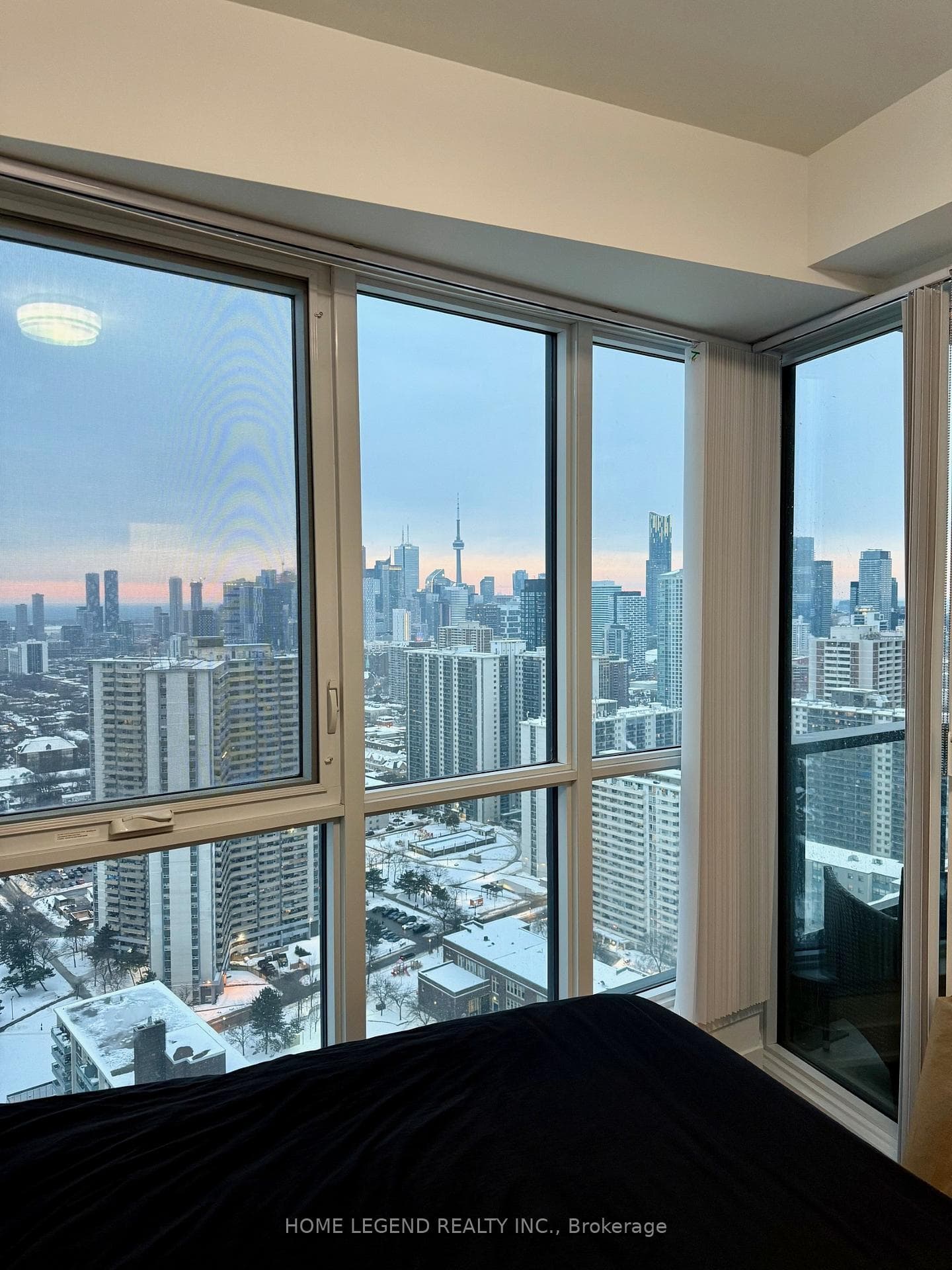 585 Bloor Street Unit 3519 photo 1