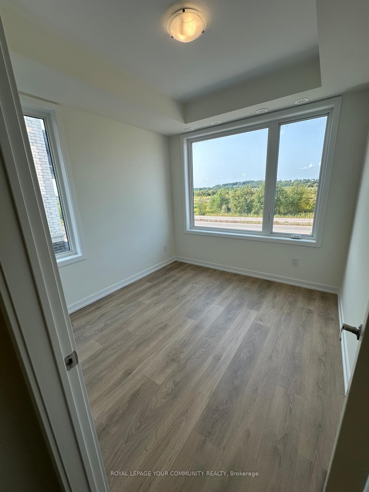 160 Densmore Road Unit 1002 photo 27