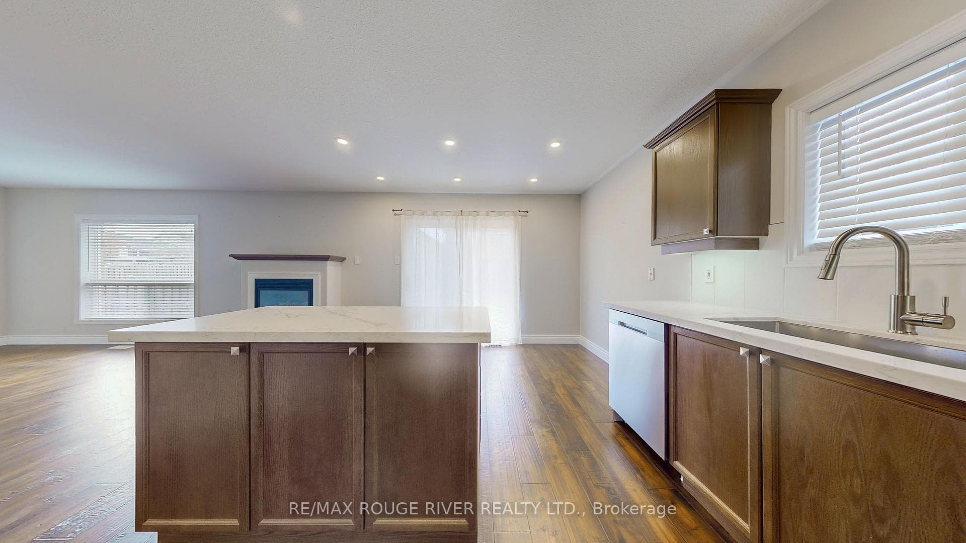 16 Aylesworth Avenue photo 15