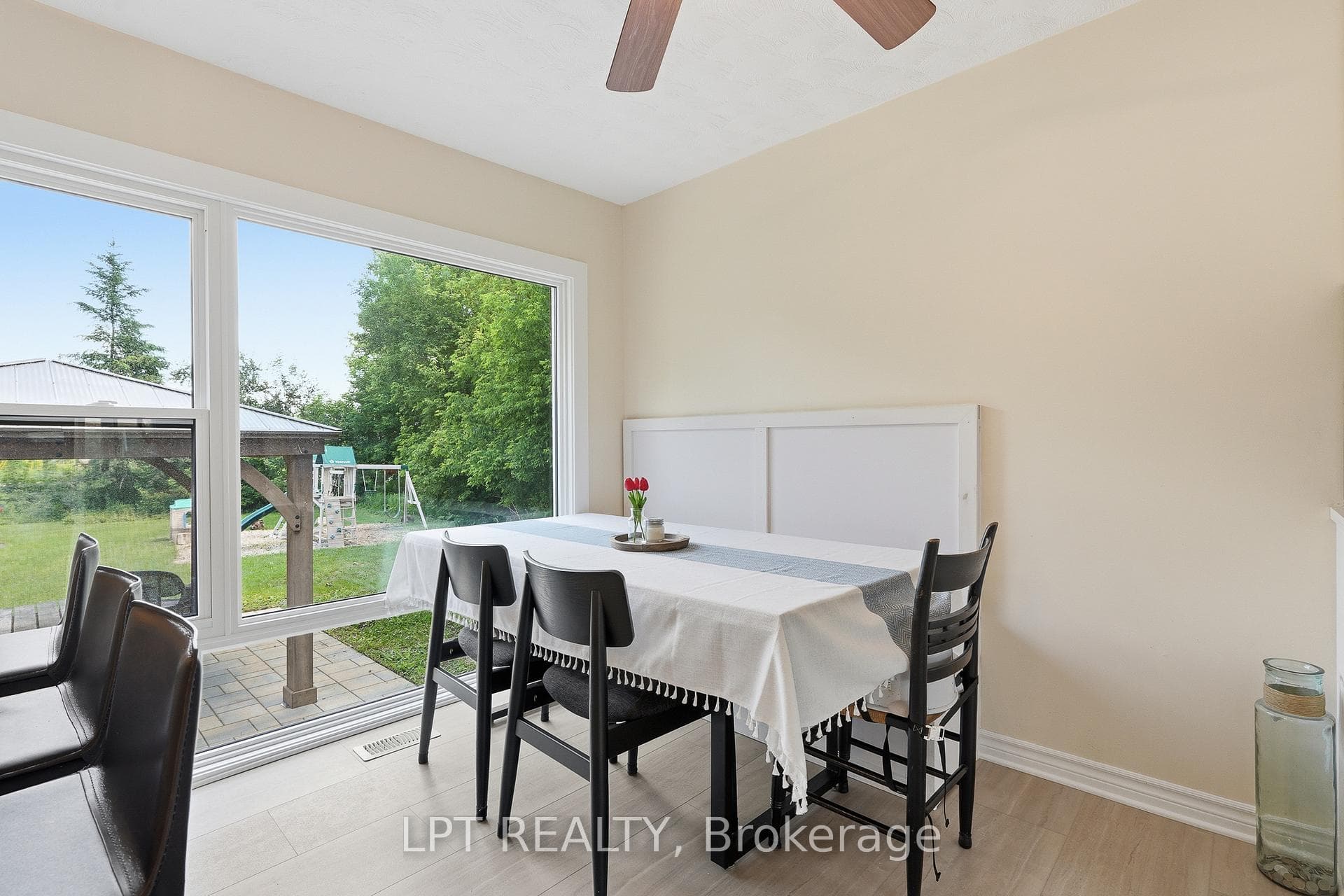 1467 Meadow Road photo 9