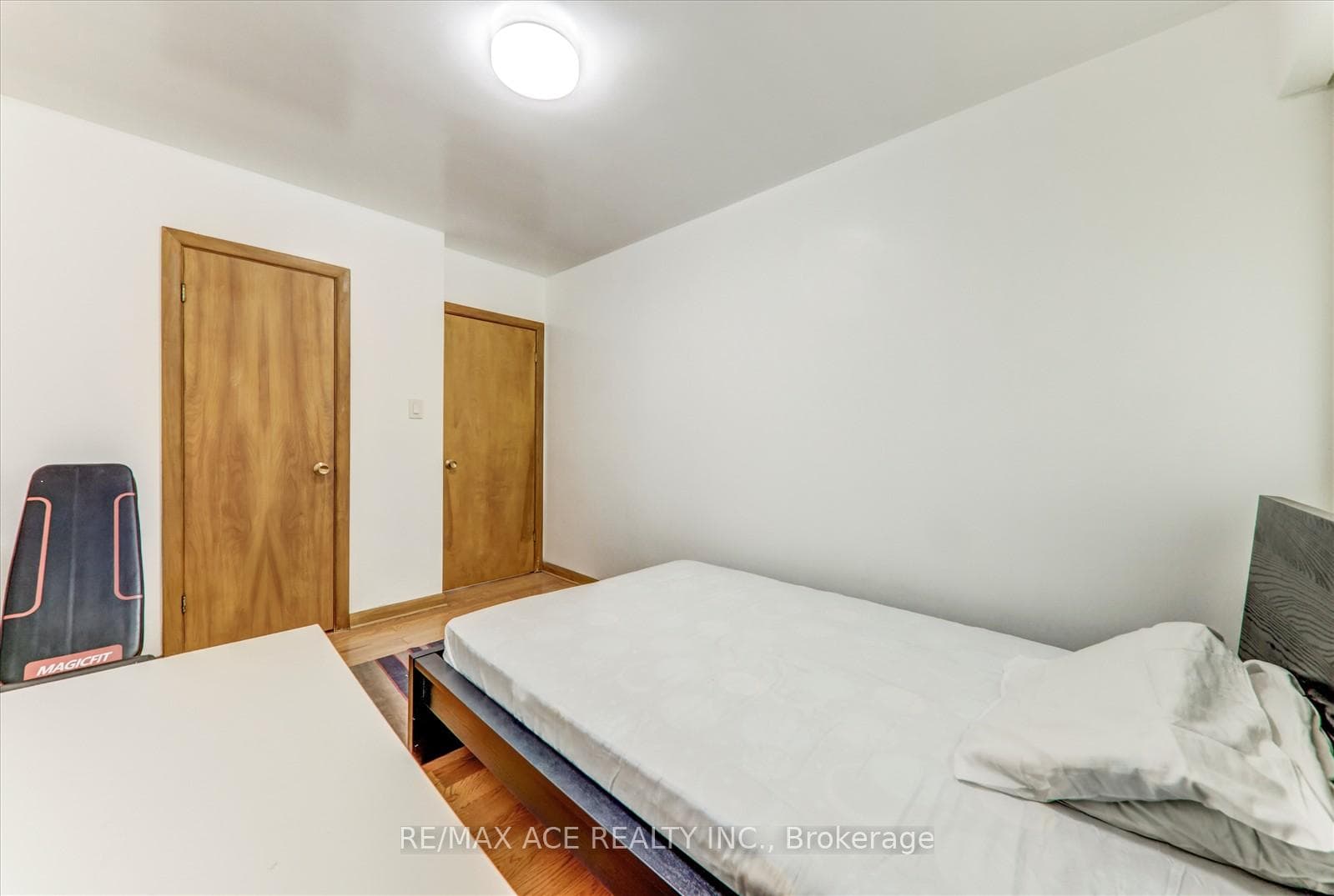77 Perivale Crescent photo 20