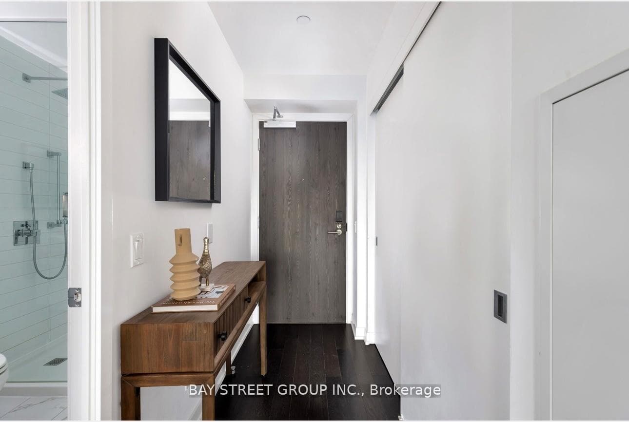 25 Richmond Street Unit 2208 photo 2