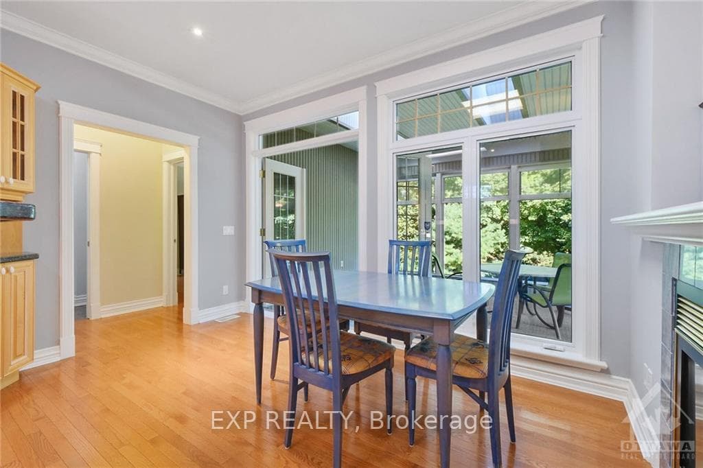 178 HEATHER Crescent photo 13
