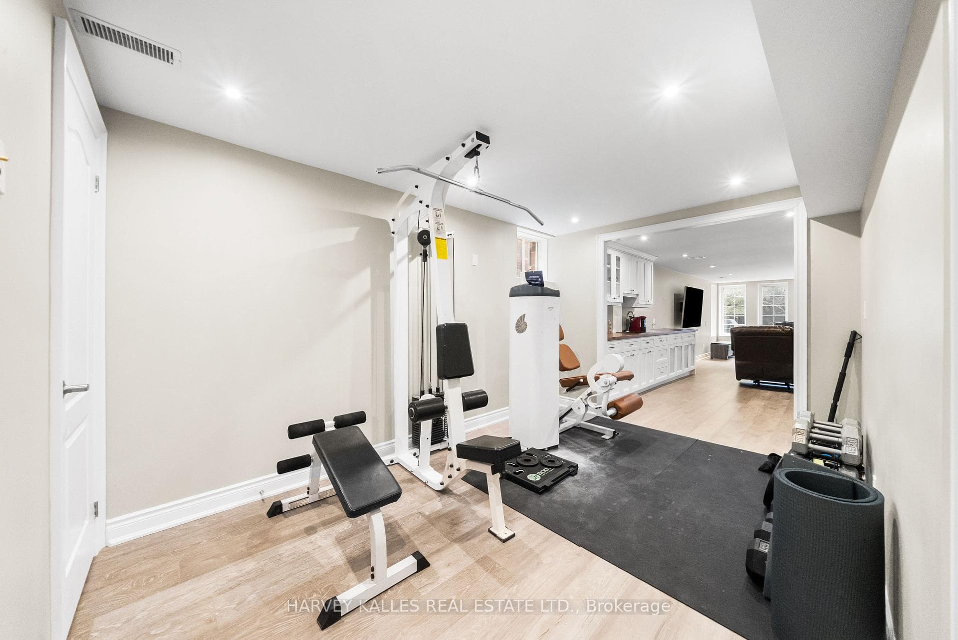 86 Rockland Crescent photo 41