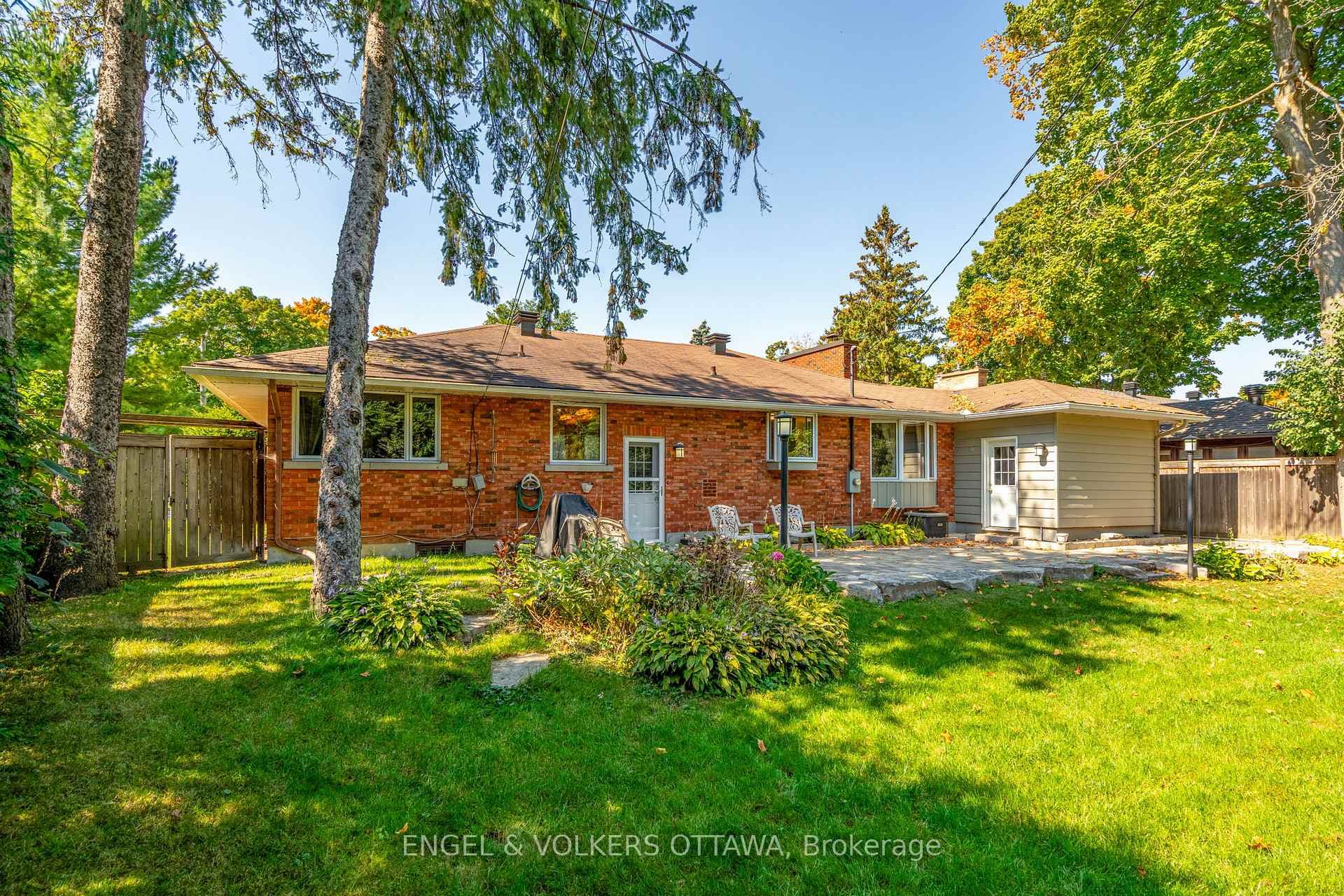 2055 Thorne Avenue photo 34