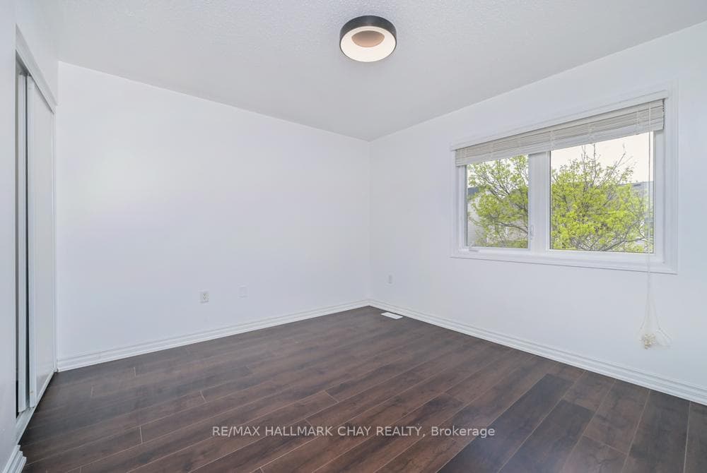 73 Kidd Crescent photo 25