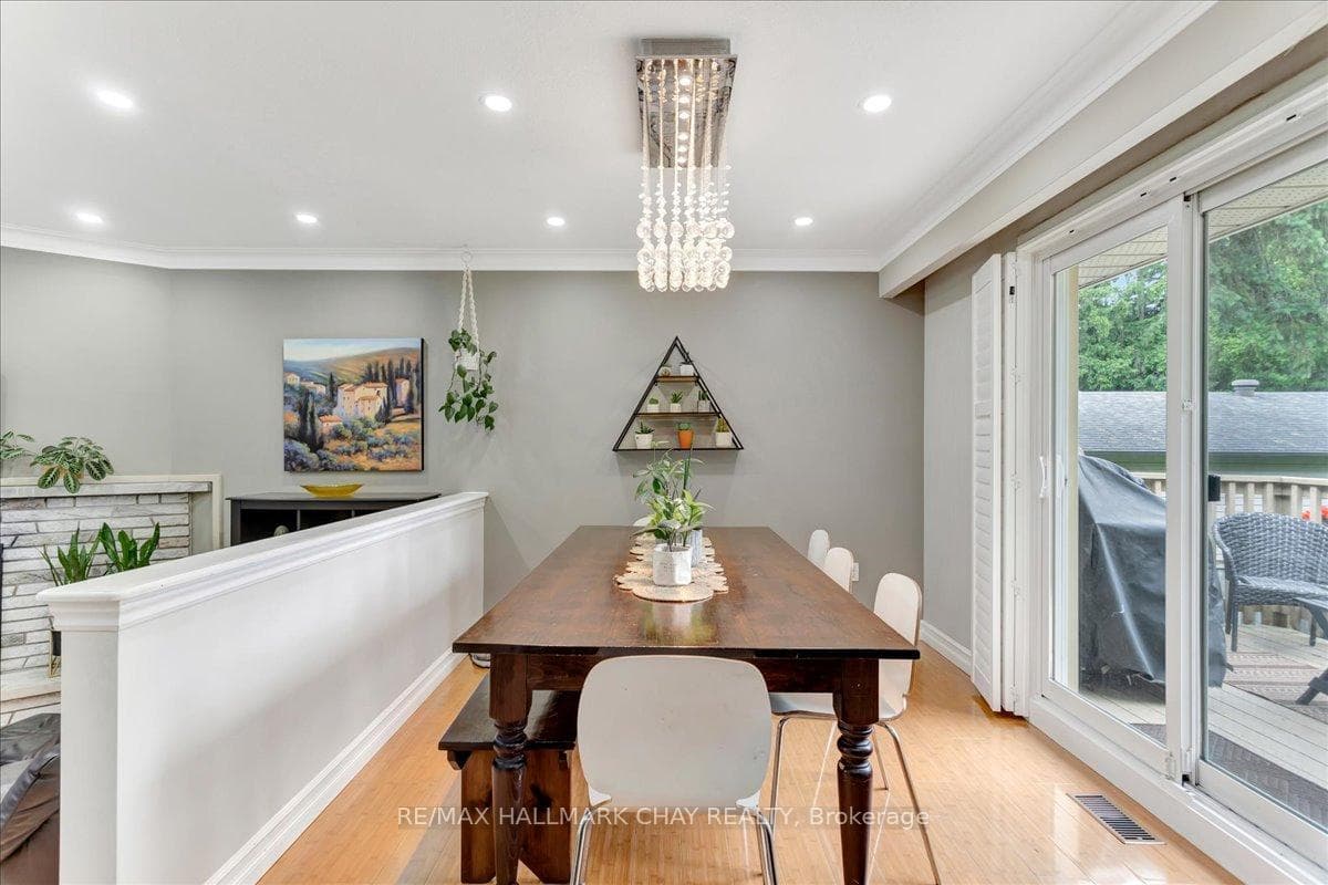 174 Codrington Street photo 8