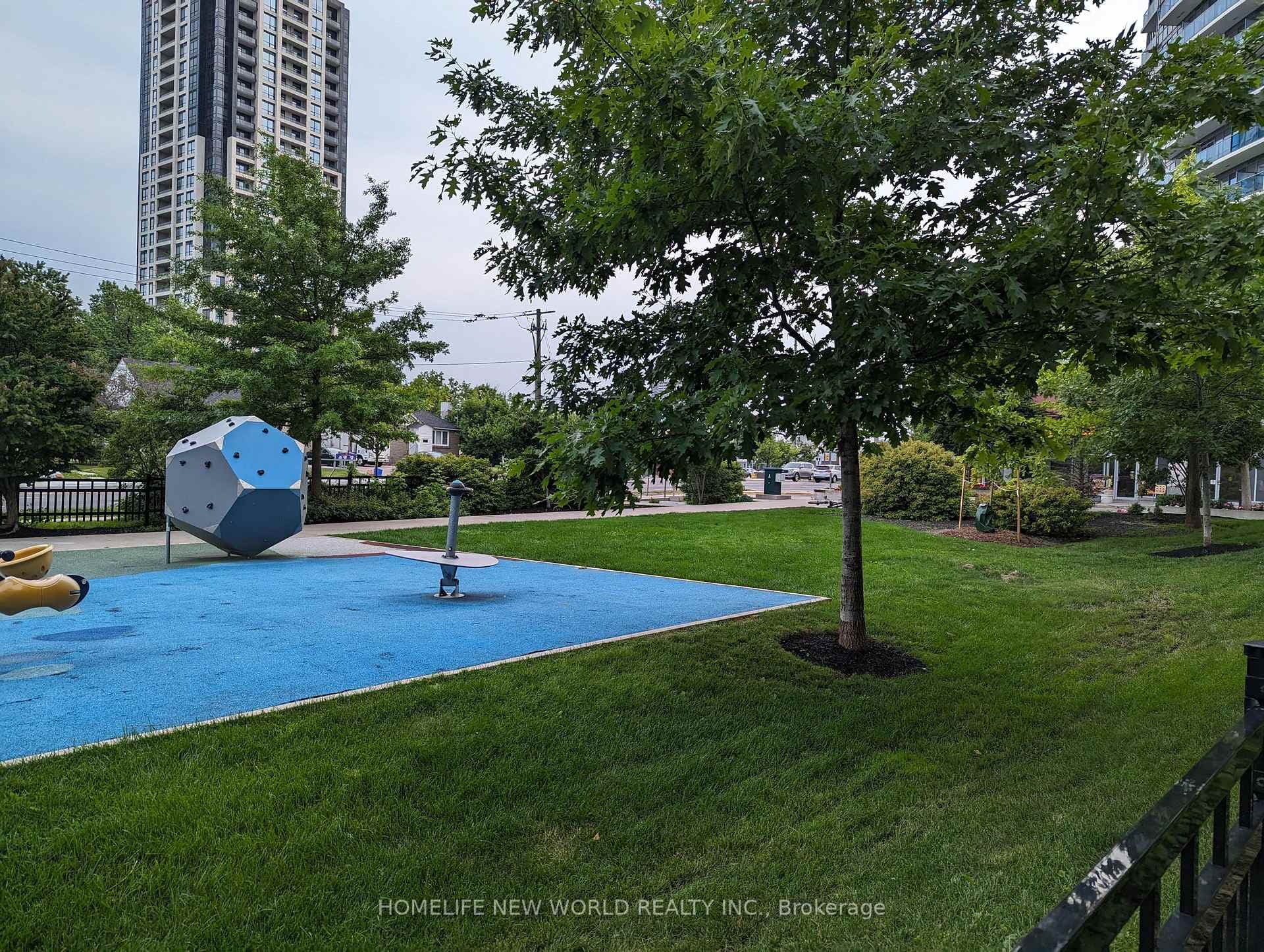 7165 Yonge Street Unit 430 photo 14