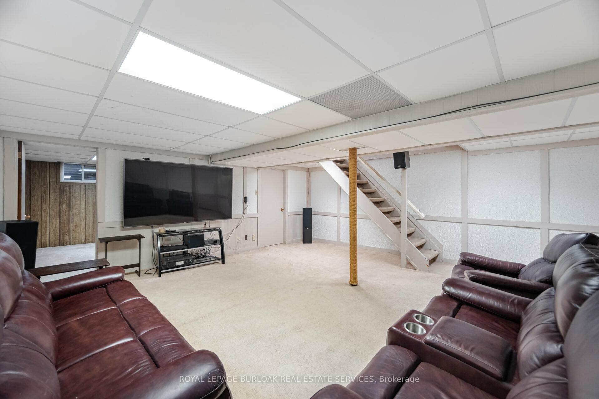 831 Maple Avenue photo 30